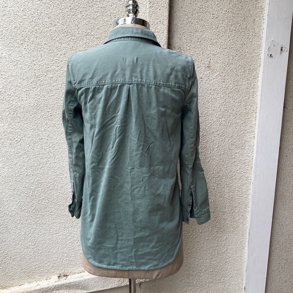 Madewell fabulous jacket shirt with great pockets & buttoned down front - Picture 7 of 12